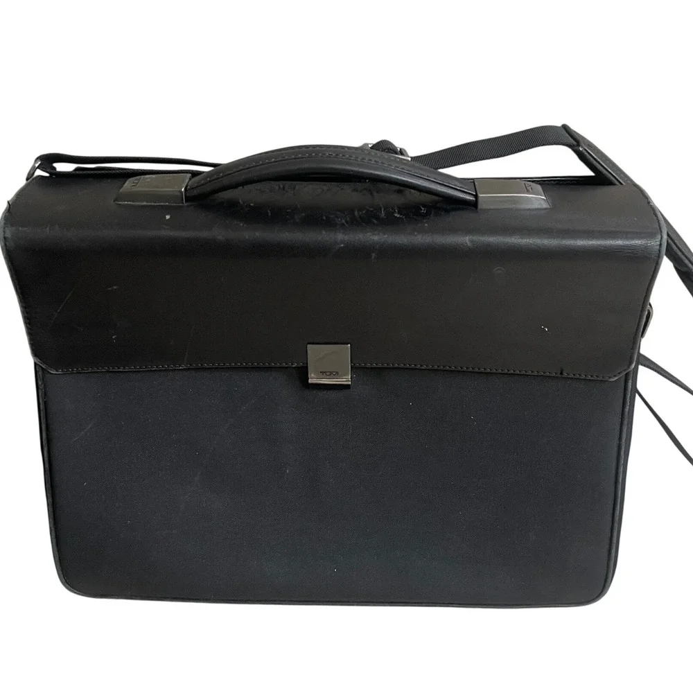 Tumi Black Leather  Nylon Expandable Briefcase Messenger Bag Mens pre loved